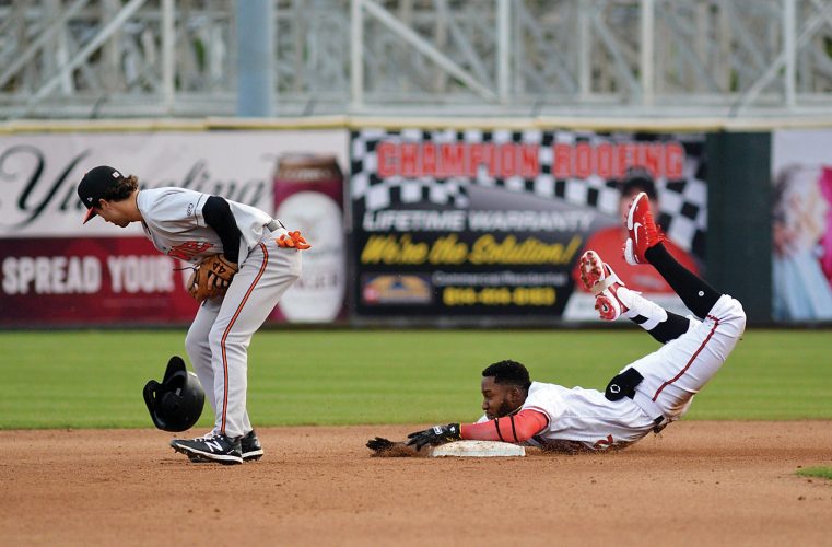 Curve fall behind early in second loss to start year | News, Sports, Jobs - Vimarsana News